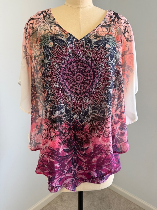 dressbarn Tops - db established 1962 Women’s Wild Orchid Medallion V-Neck Top SZL